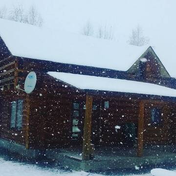 Фото Шале Musketeers Cabin г. Порумбаку-де-Сус 2