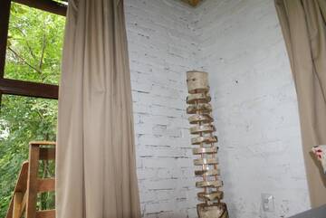 Фото номера Шале с одной спальней Шале Porumbacu Treehouse г. Порумбаку-де-Сус 26