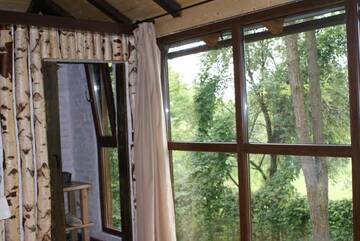 Фото номера Шале с одной спальней Шале Porumbacu Treehouse г. Порумбаку-де-Сус 44