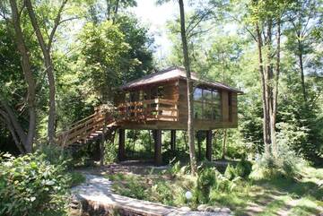 Фото номера Шале с одной спальней Шале Porumbacu Treehouse г. Порумбаку-де-Сус 14