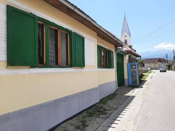 Фото номера Дом с 3 спальнями Дома для отпуска Sura din Joseni г. Порумбаку-де-Сус 8